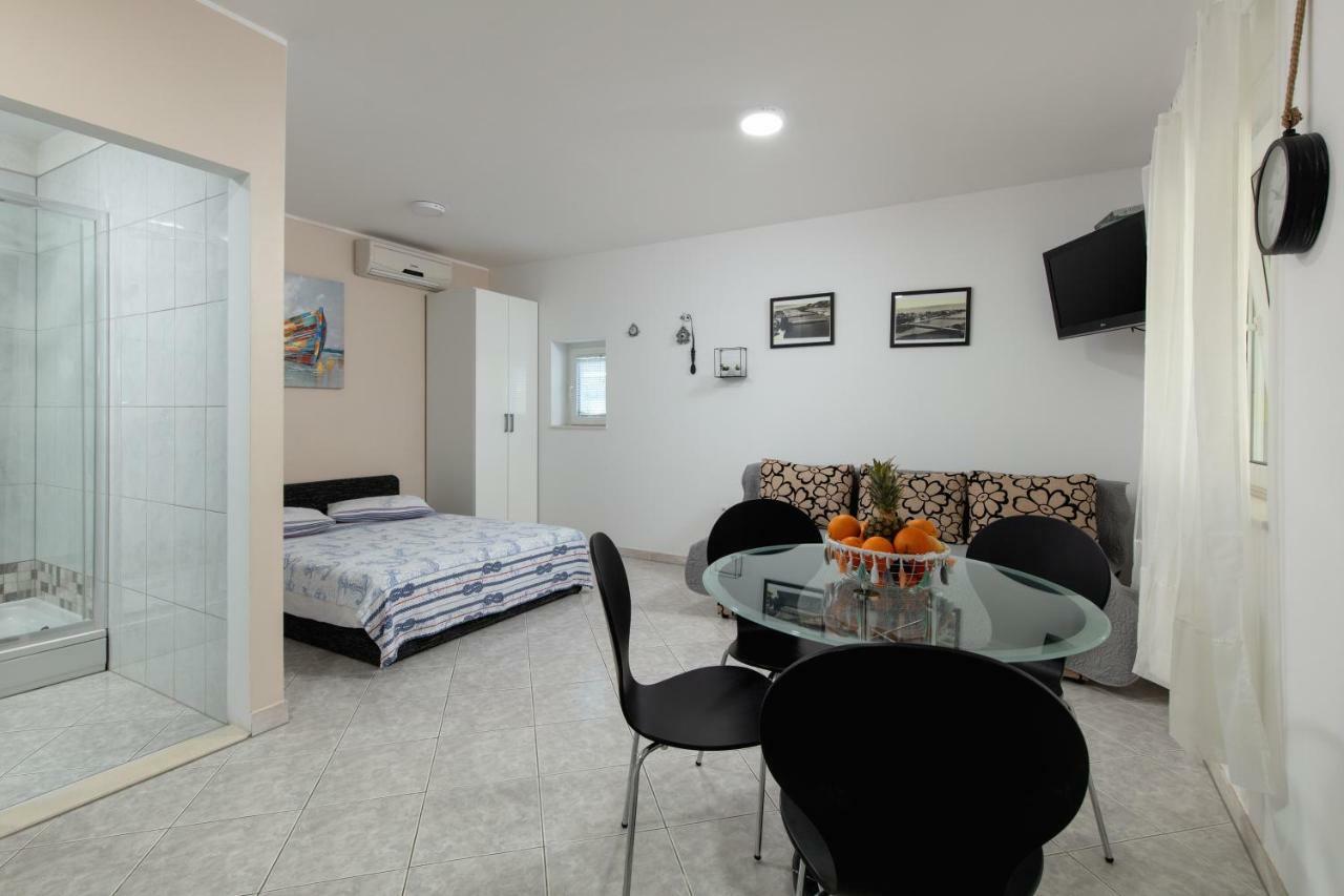 Apartments Bubalo Omiš Esterno foto