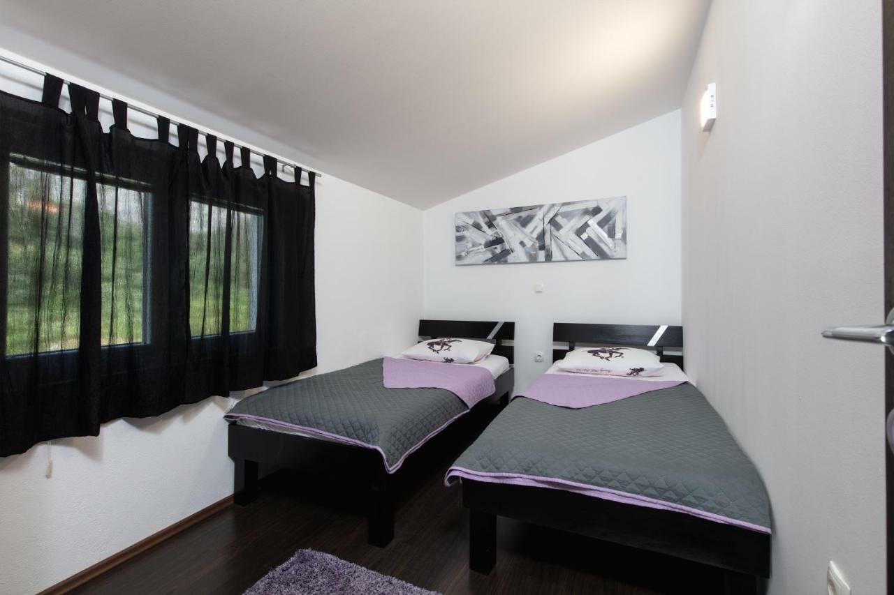 Apartments Bubalo Omiš Esterno foto
